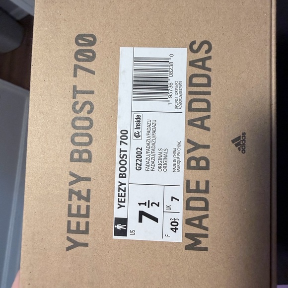 Yeezy 700 Faded Azure main image 6